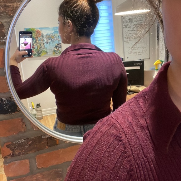 Cashmere dark red ribbed sweater v-neck top buttoned from Icône ( Simons ) - Picture 4 of 11